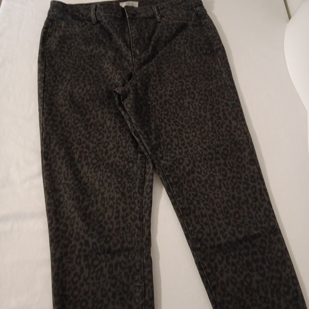 Jolt Stretch Jeans Women's/‎ Junior's  9/29  Gray/Black Animal Print NWT Skinny